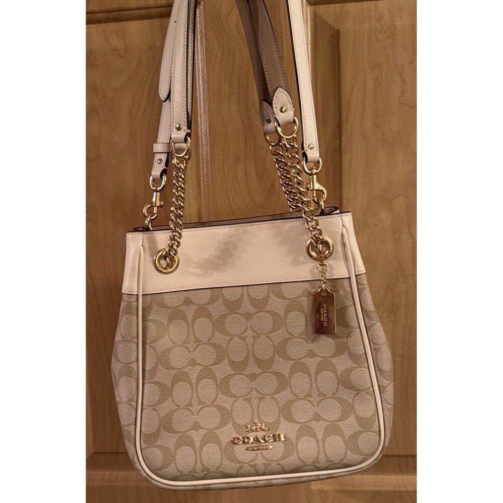 Coach Cammie Chain Bucket Bag In Signature Canvas # C8152. Excellent Condition.